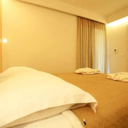 Apartment Lotos *
