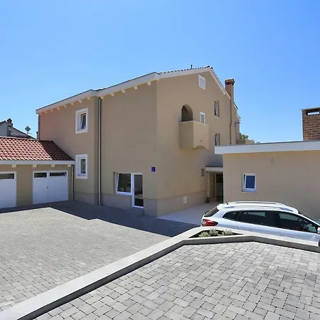 Lotos Apartment Zadar