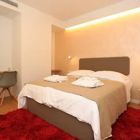 Apartment Lotos *