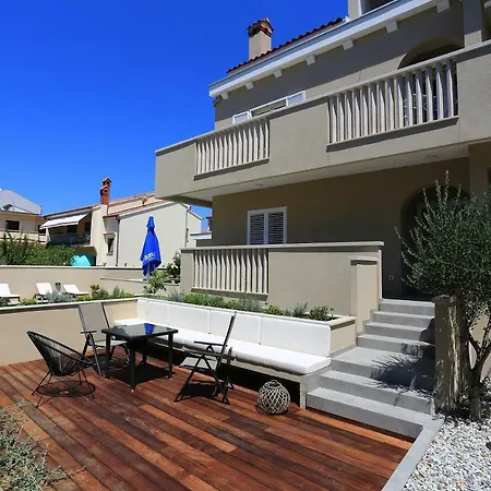 Lotos Apartment