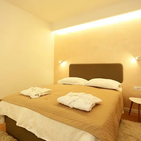 Lotos Apartment *