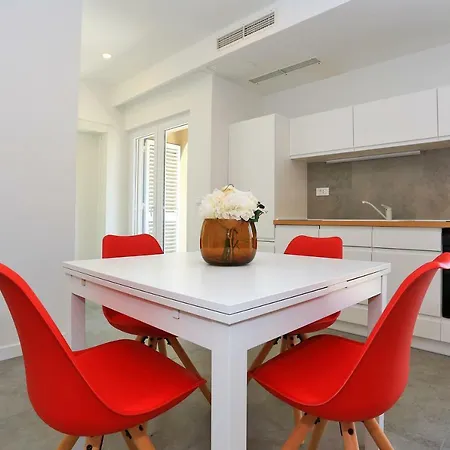 Apartment Lotos *