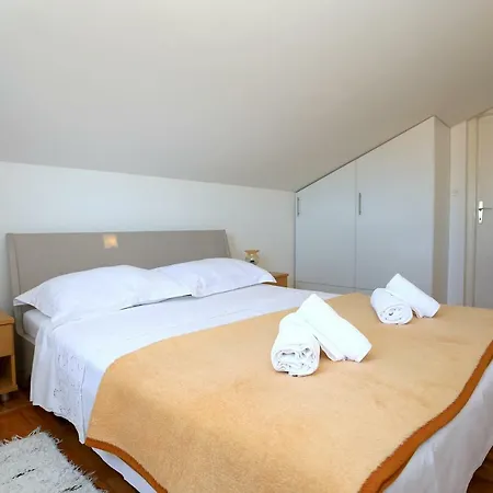 Lotos Apartment *