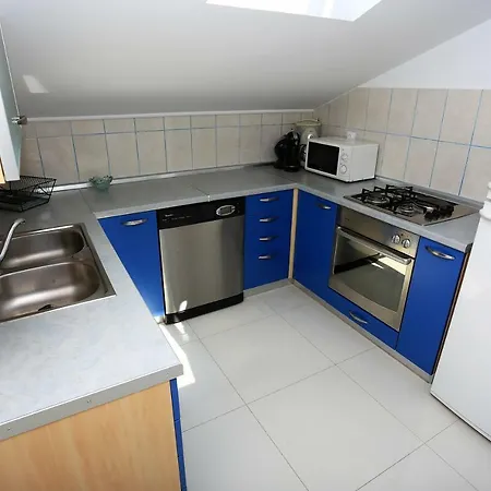 Lotos Apartment Zadar