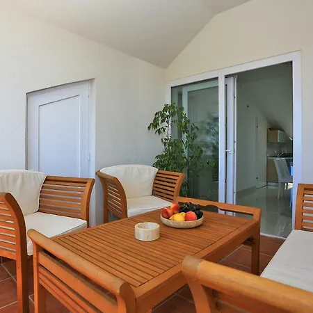 Lotos Apartment