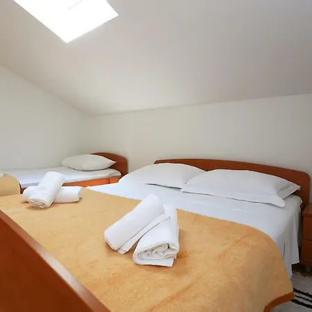 Lotos Apartment Zadar
