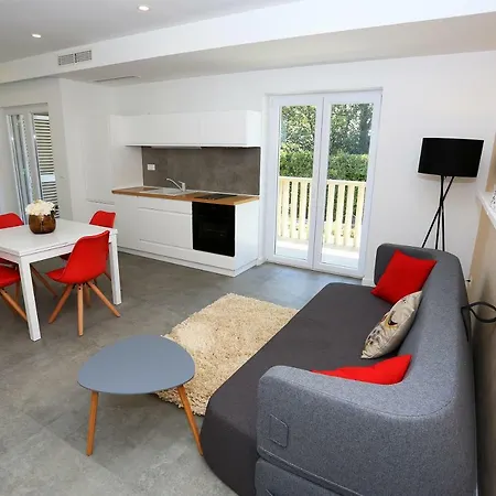 Lotos Apartman Zára