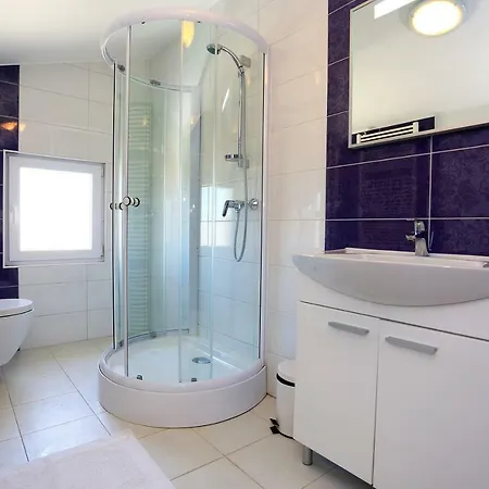 Lotos Апартаменты